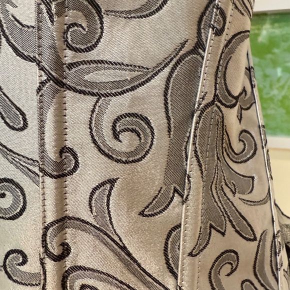 Silver & Black Lace Corset Top - Picture 5 of 11